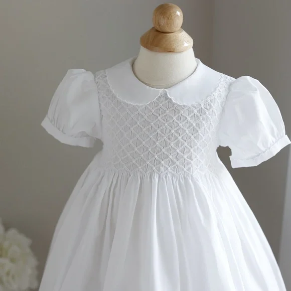 Feltman Brothers Smocked White Dress Flower Girl NWT - Picture 2 of 4